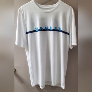 Oakley White and Blue Short Sleeve Tee New. Sz XL